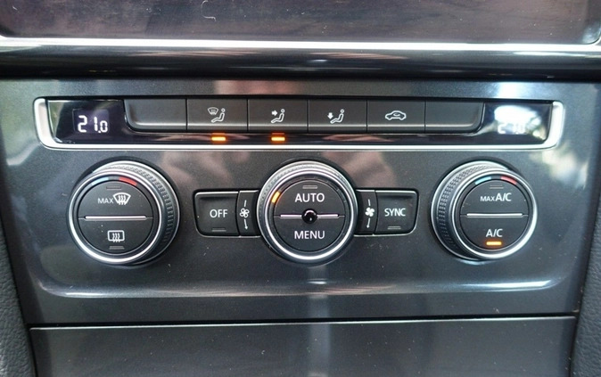 Volkswagen Golf cena 47900 przebieg: 189915, rok produkcji 2018 z Połaniec małe 562